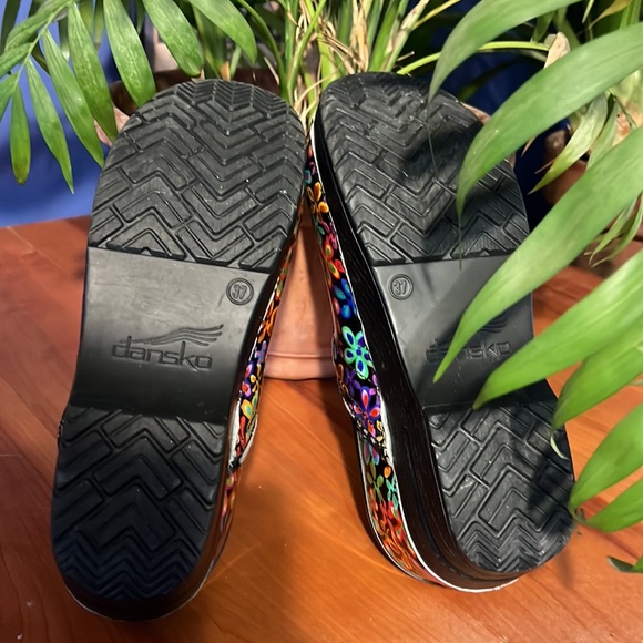 Dansko size 37 shoes - Picture 10 of 12